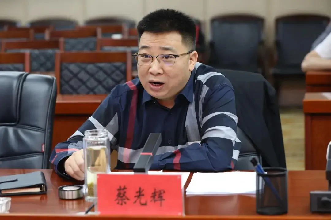骗取公务员身份升至厅级，贵州出版集团有限公司原党委副书记、副董事长、总经理蔡光辉被逮捕